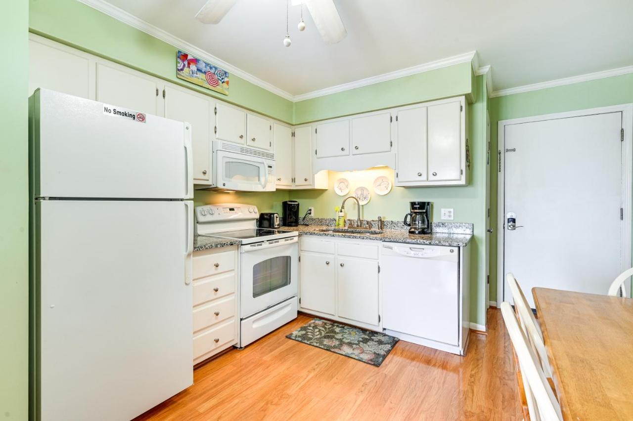 Coastal Murrells Inlet Condo With Balcony! Миртъл Бийч Екстериор снимка